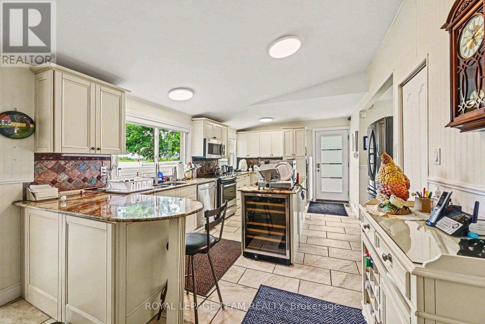 2466 FAIRMILE ROAD N - 11