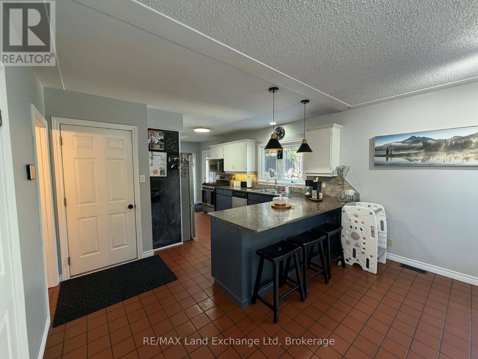 320 SUMMIT DRIVE - 13
