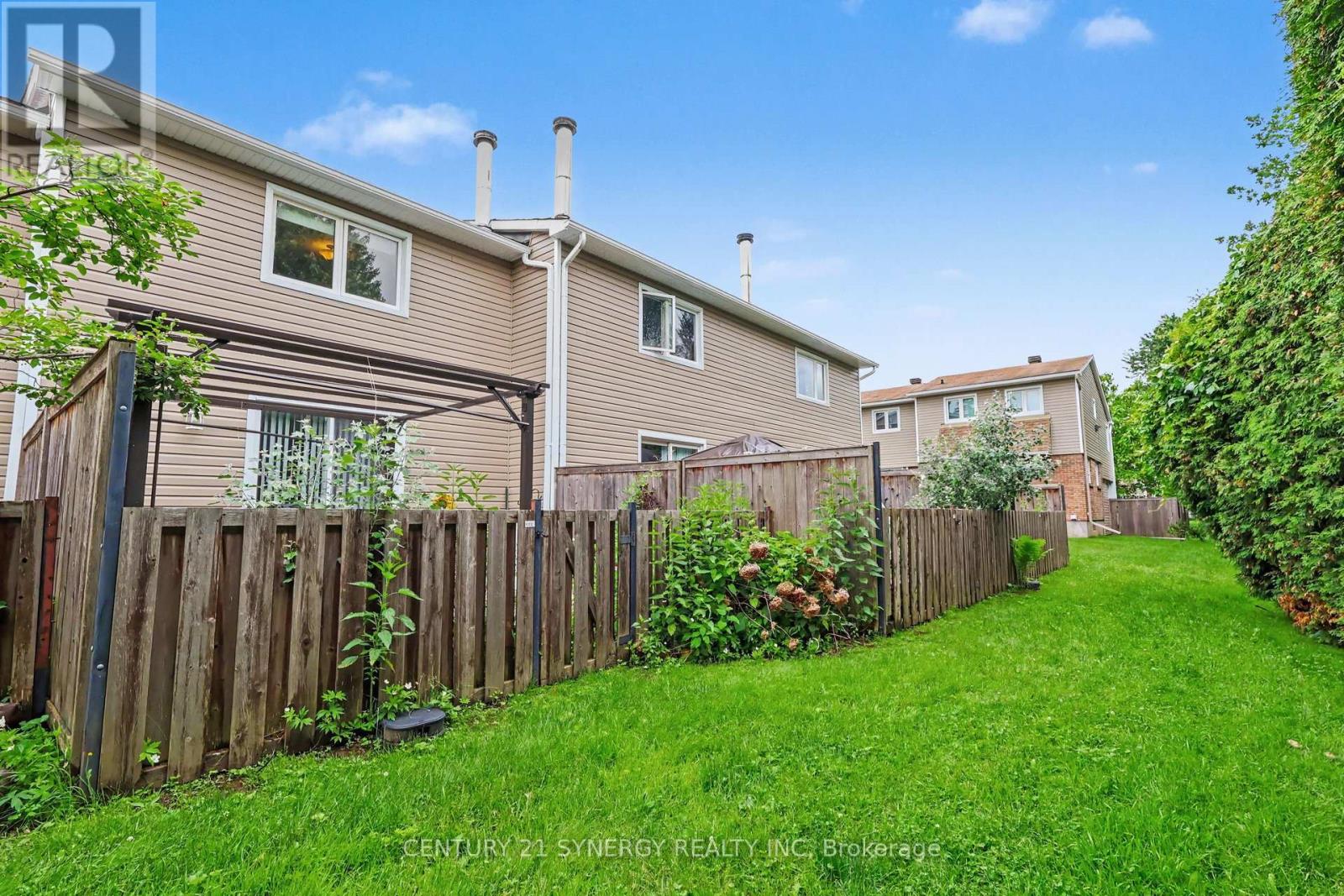 #C 1718 LAMOUREUX DRIVE - 28