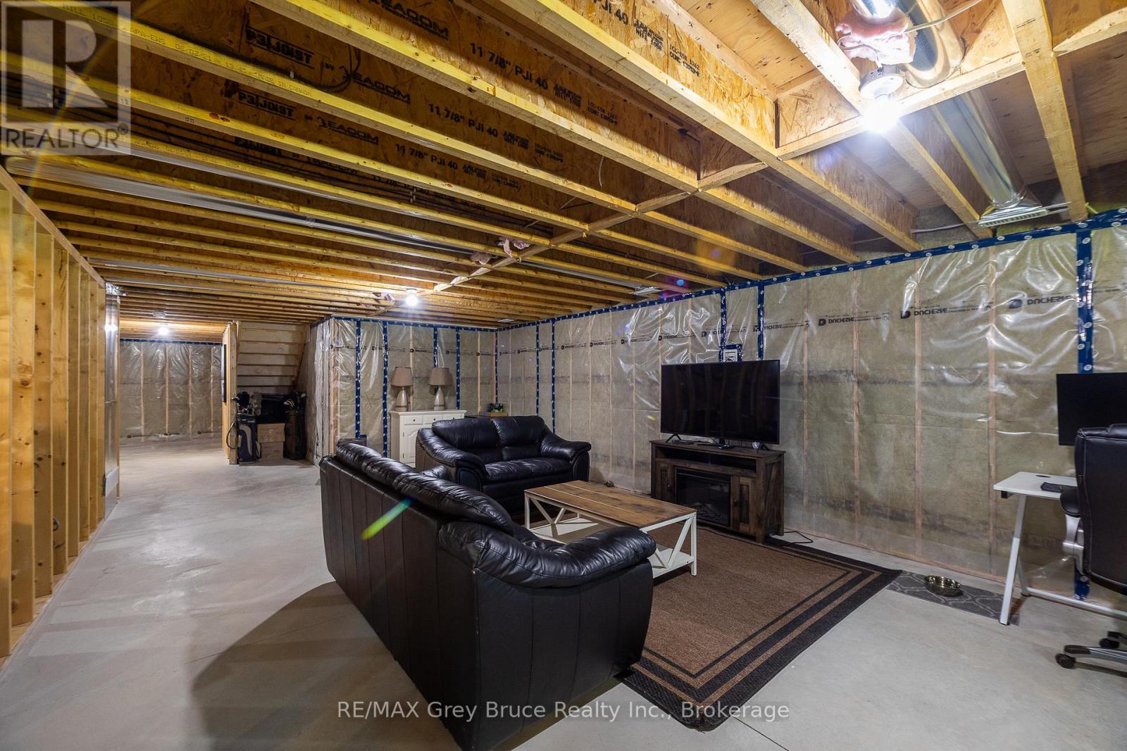 611 SIXTH STREET N - 34