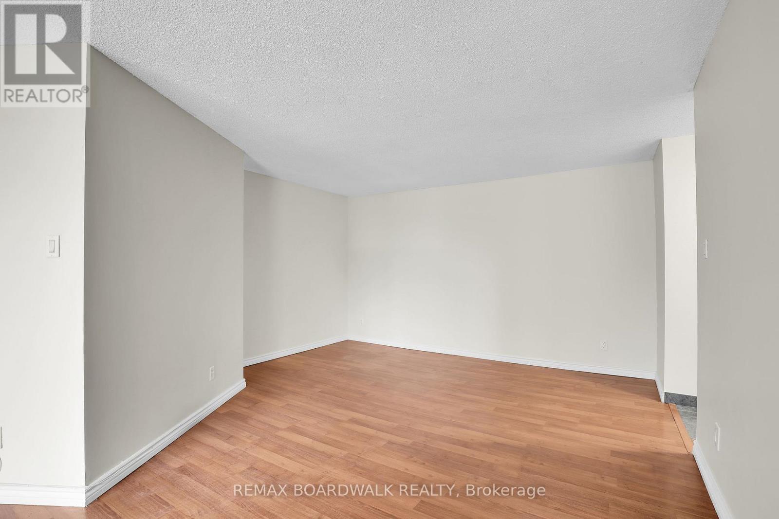 2 Bed, 1 Bath Apartment for Sale in Ottawa – 115 – 2020 JASMINE CRESCENT, Ottawa – MLS# X13476464 - Image 11