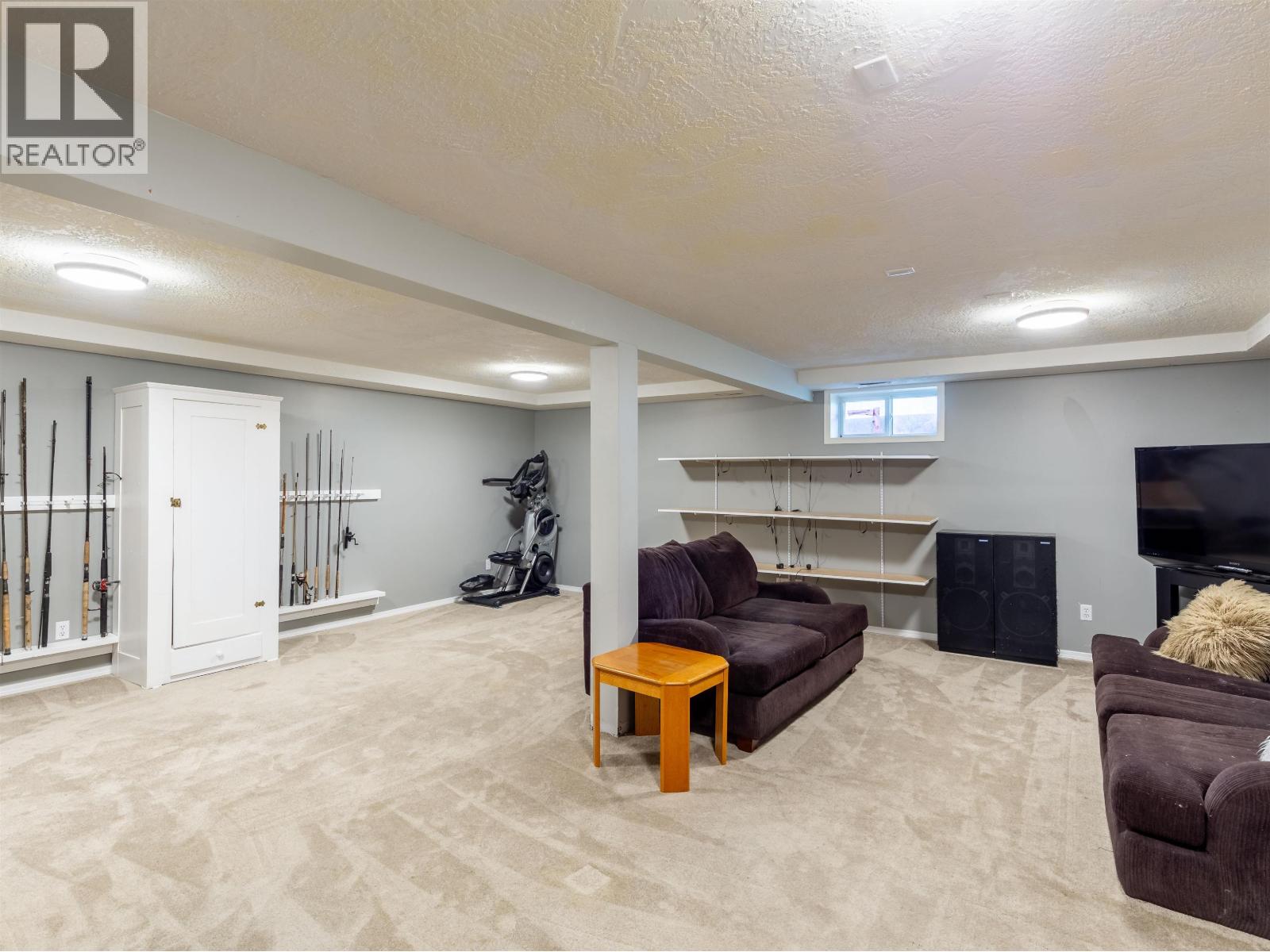 1352 CRONIN Place, Smithers