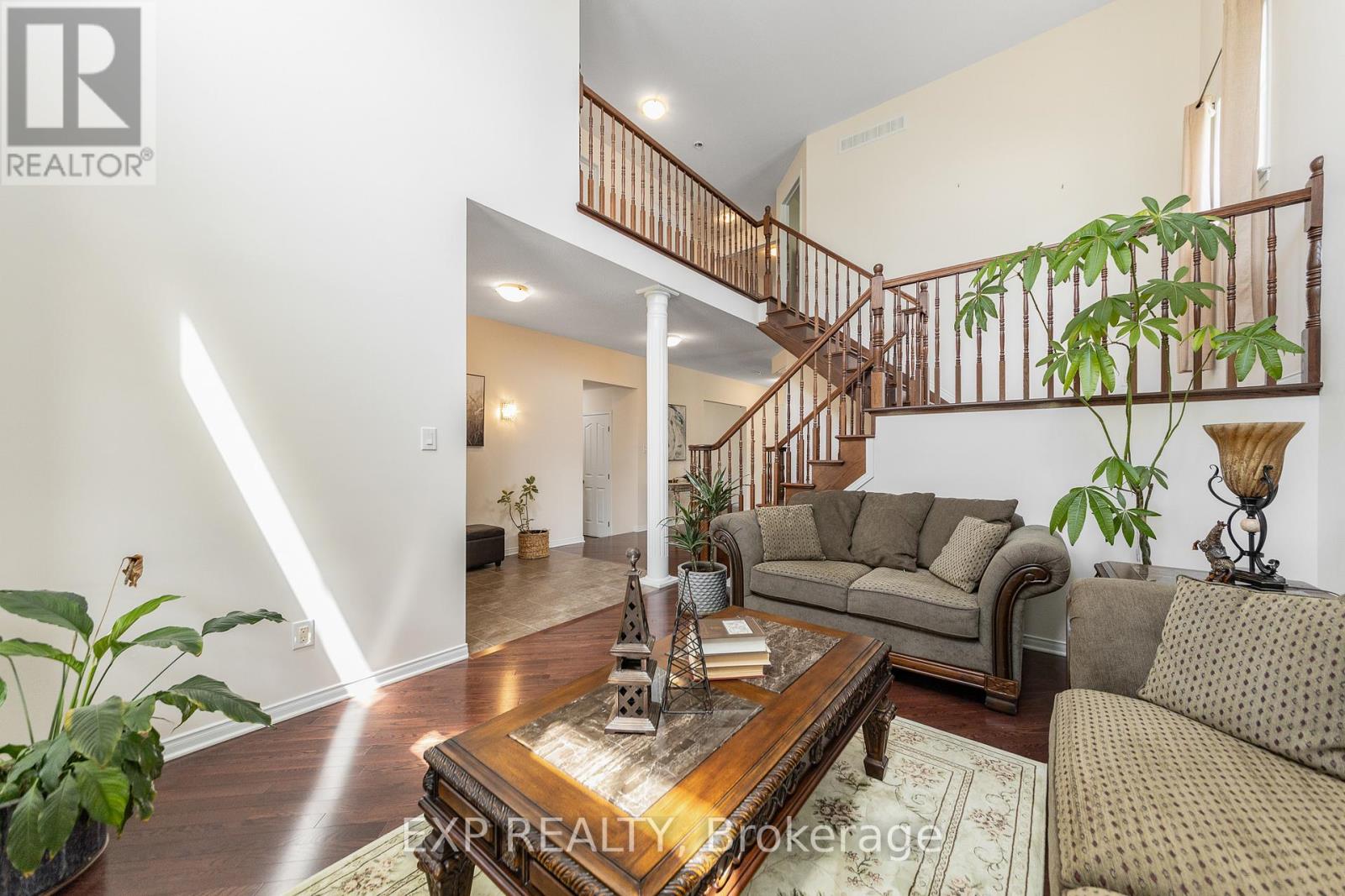 167 CHENOA WAY - 7