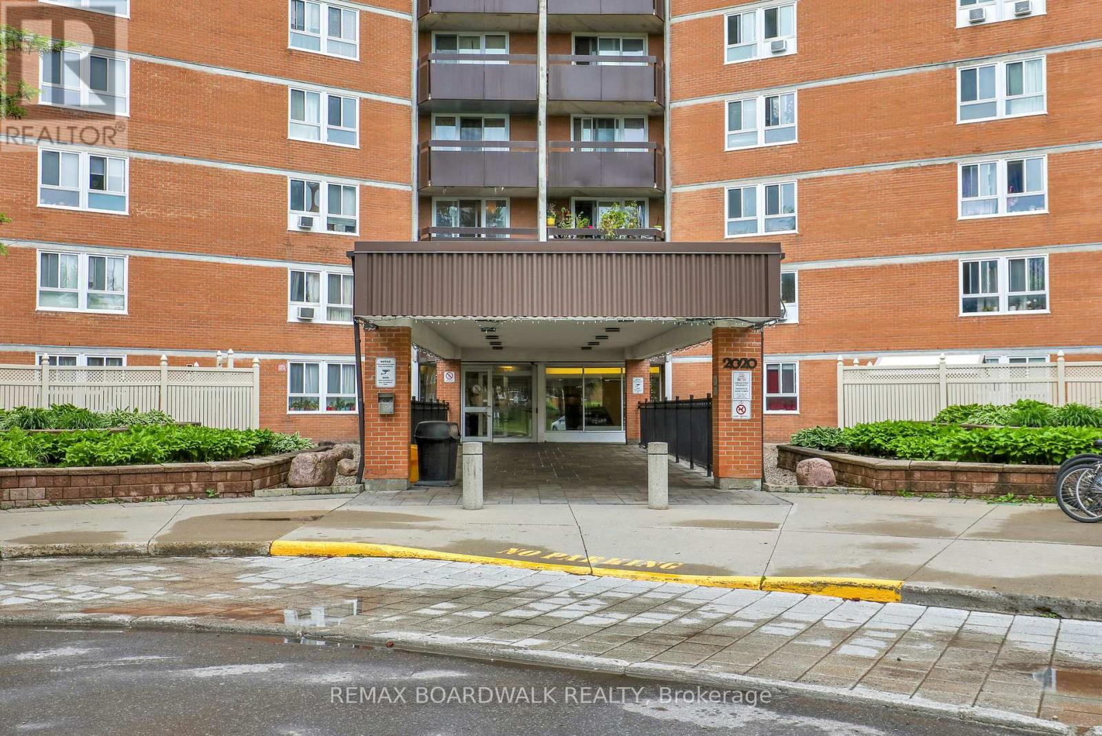 2 Bed, 1 Bath Apartment for Sale in Ottawa – 115 – 2020 JASMINE CRESCENT, Ottawa – MLS# X13476464 - Image 2
