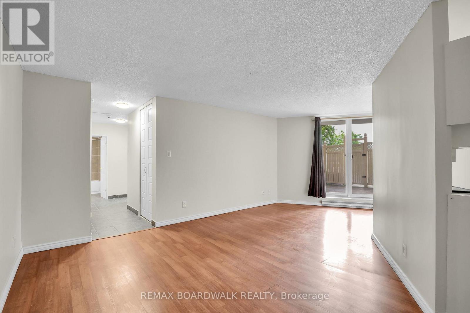 2 Bed, 1 Bath Apartment for Sale in Ottawa – 115 – 2020 JASMINE CRESCENT, Ottawa – MLS# X13476464 - Image 8