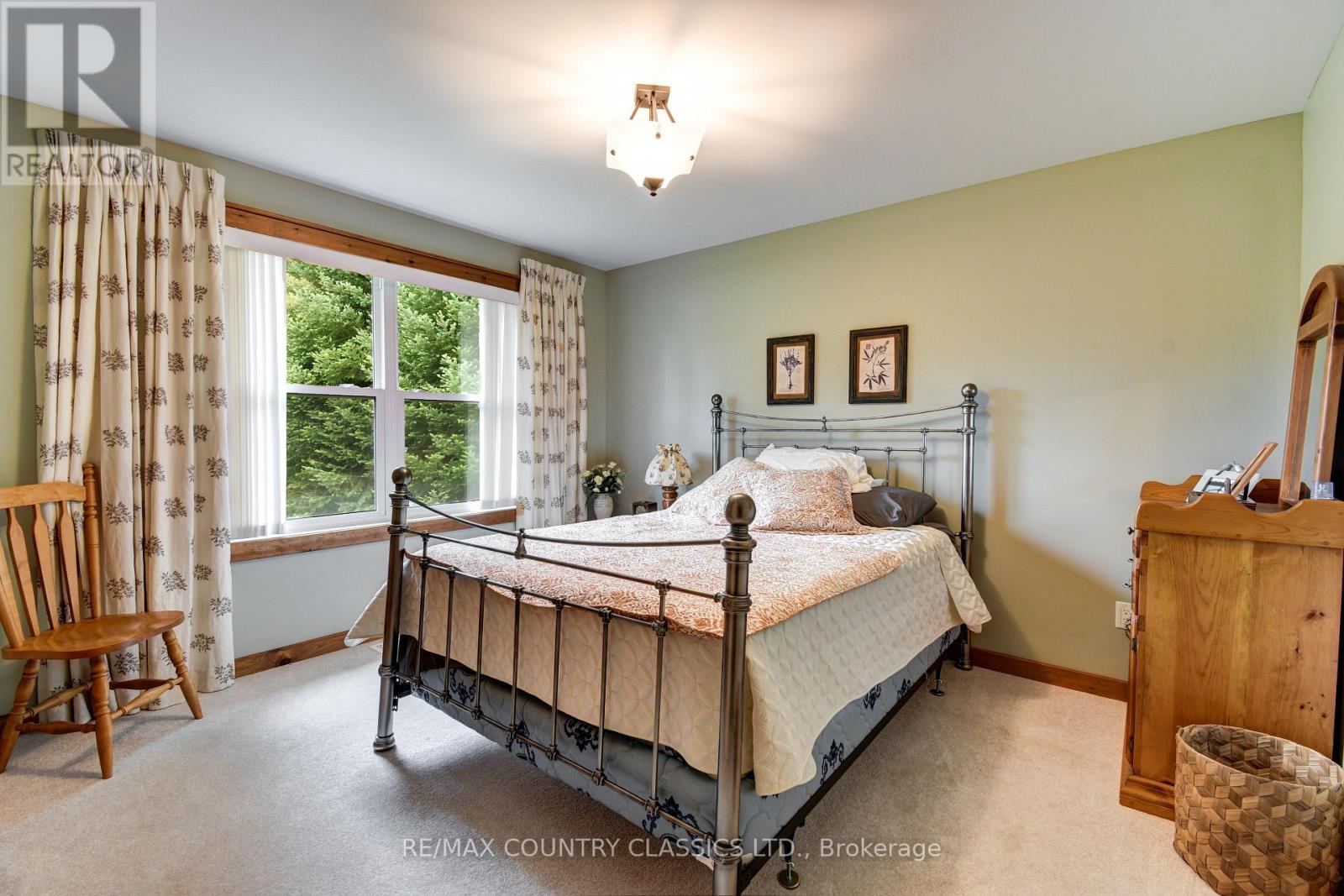 42 NICKLAUS DRIVE - 31