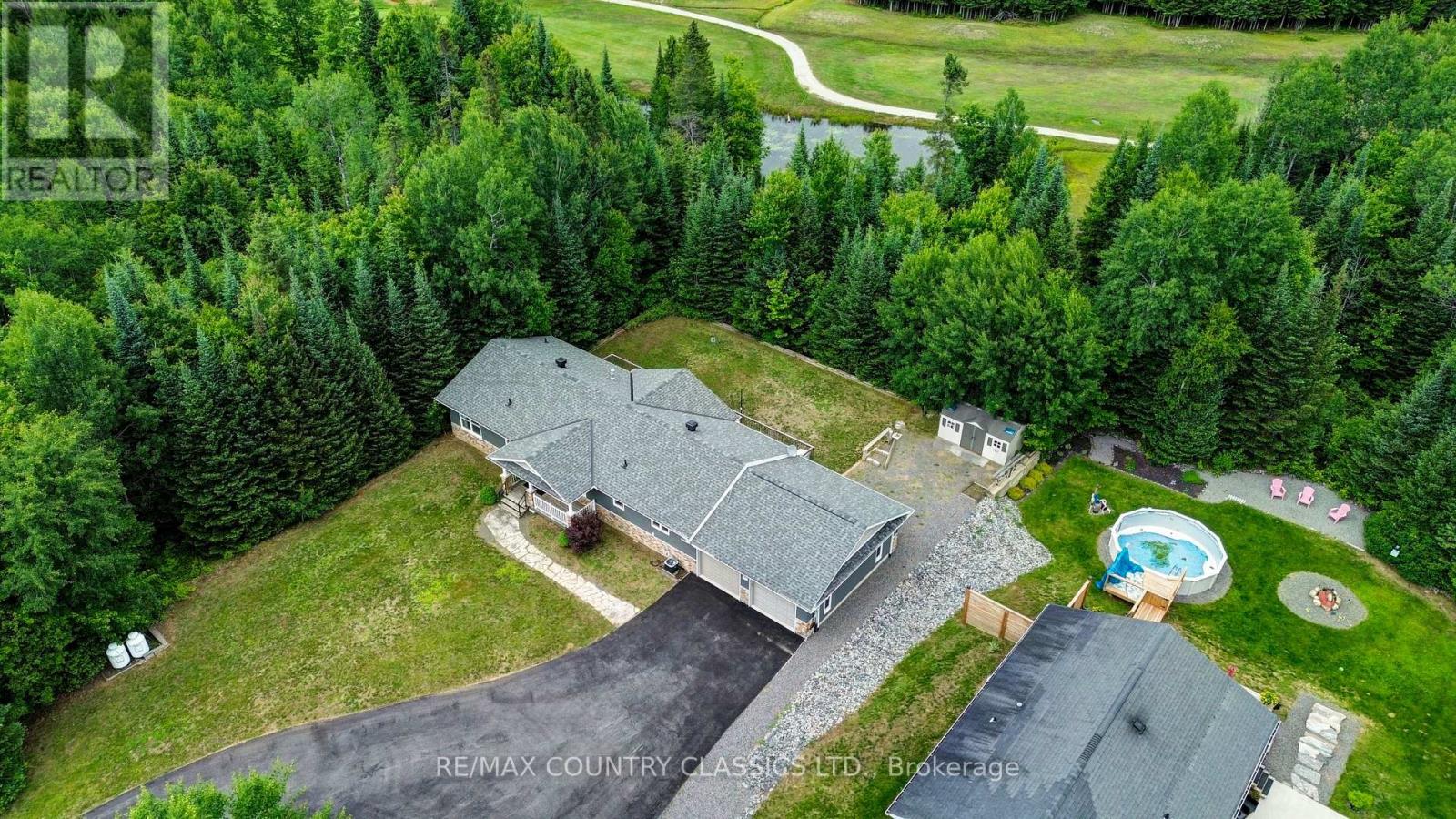 42 NICKLAUS DRIVE - 48