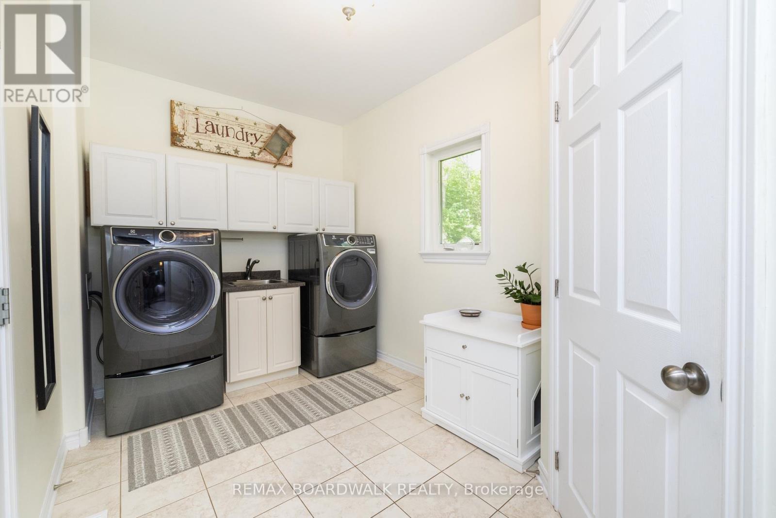 6671 THIRD LINE ROAD - 12