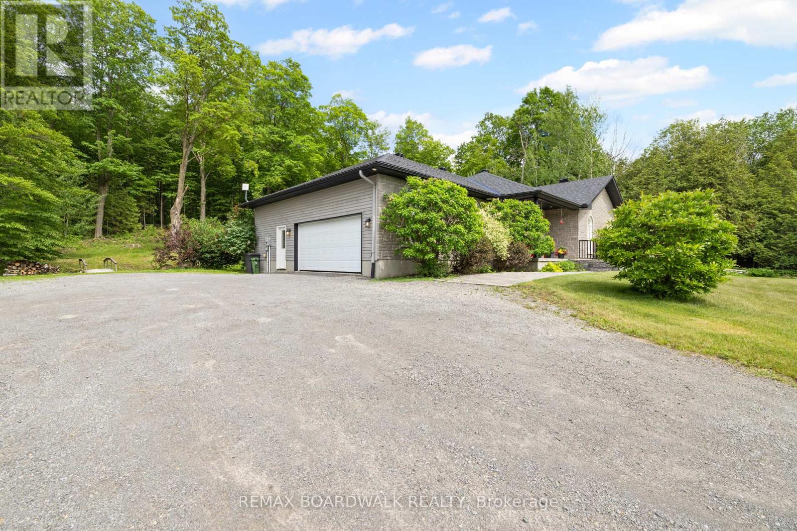 6671 THIRD LINE ROAD - 3