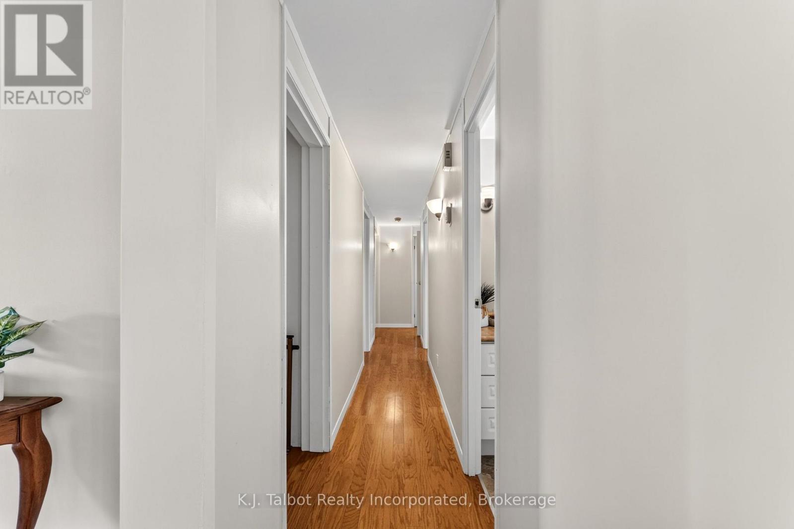232 PICTON STREET W - 22