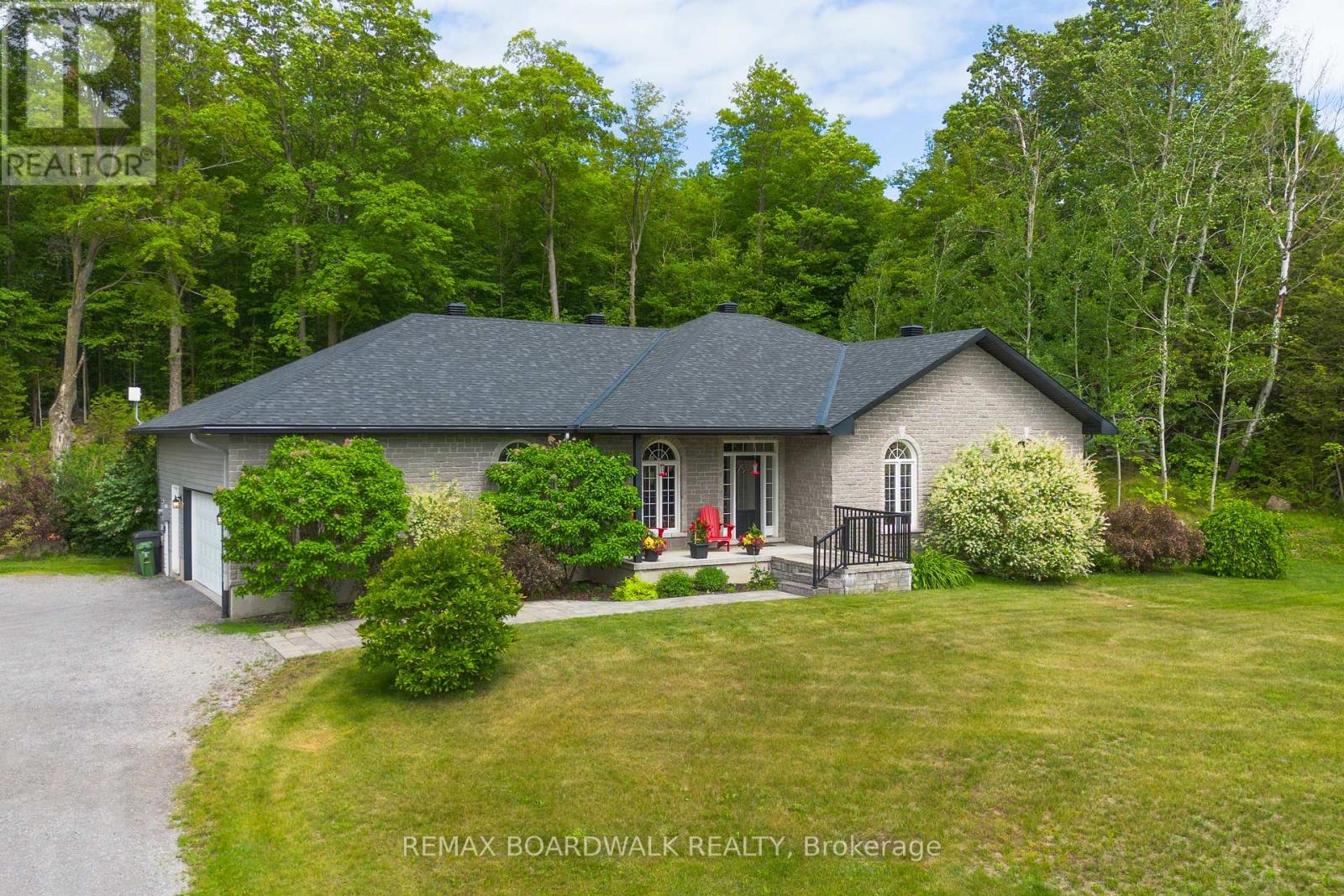 6671 THIRD LINE ROAD - 2