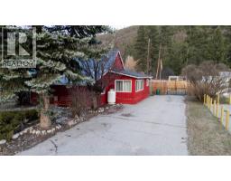 5844 Highway 33, Beaverdell, BC V0H1Y0 Photo 37