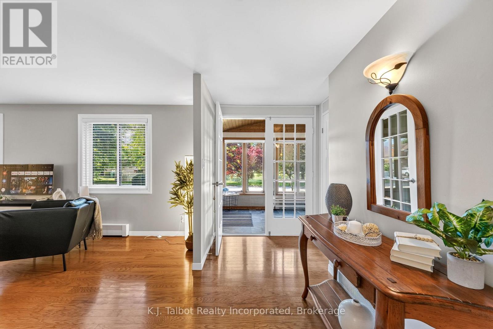 232 PICTON STREET W - 11