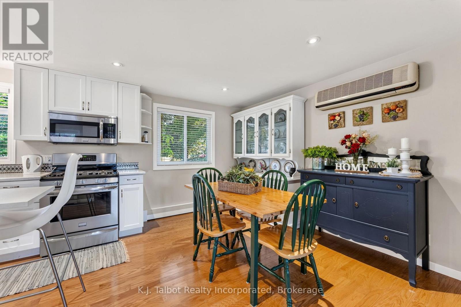 232 PICTON STREET W - 19
