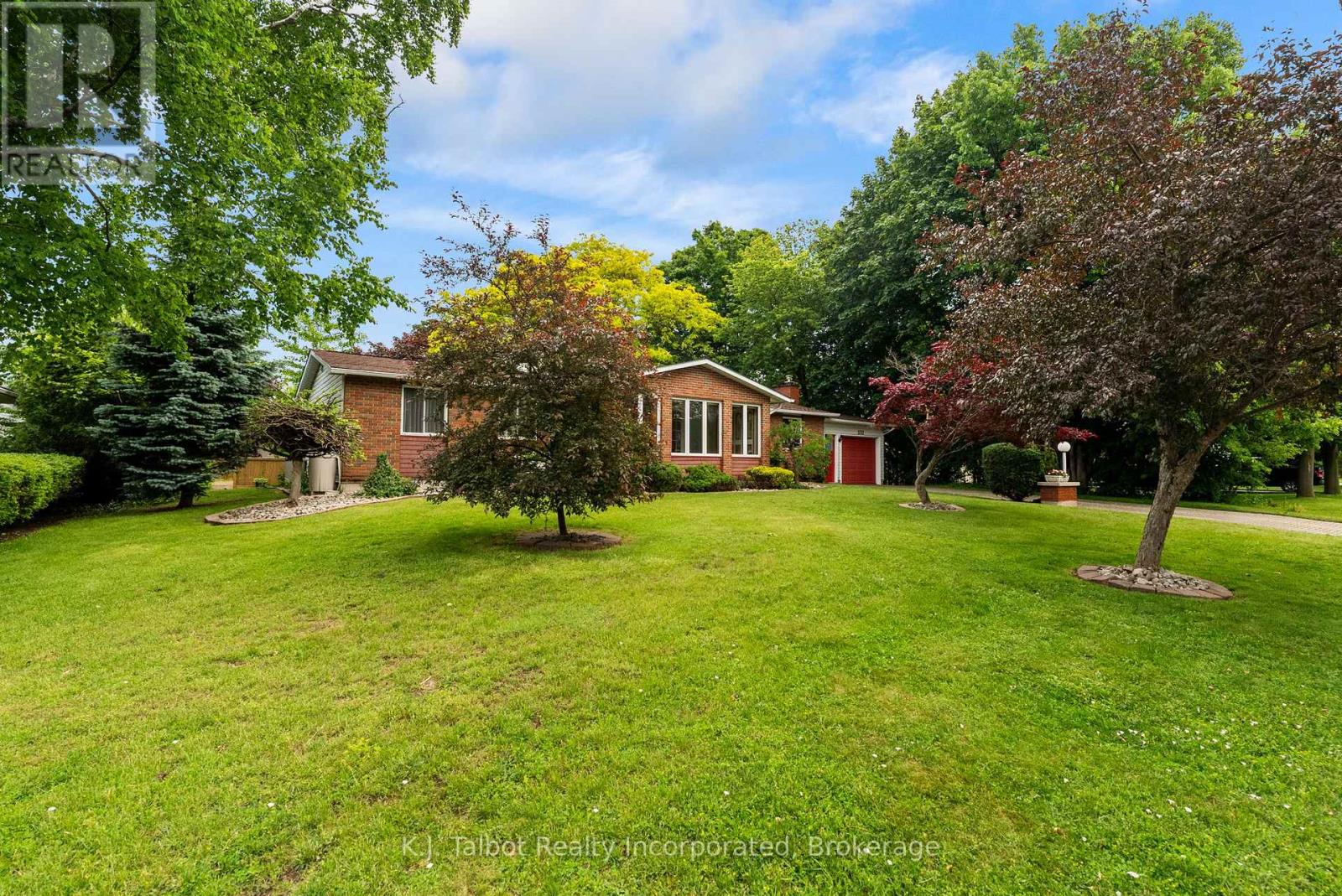232 PICTON STREET W - 3