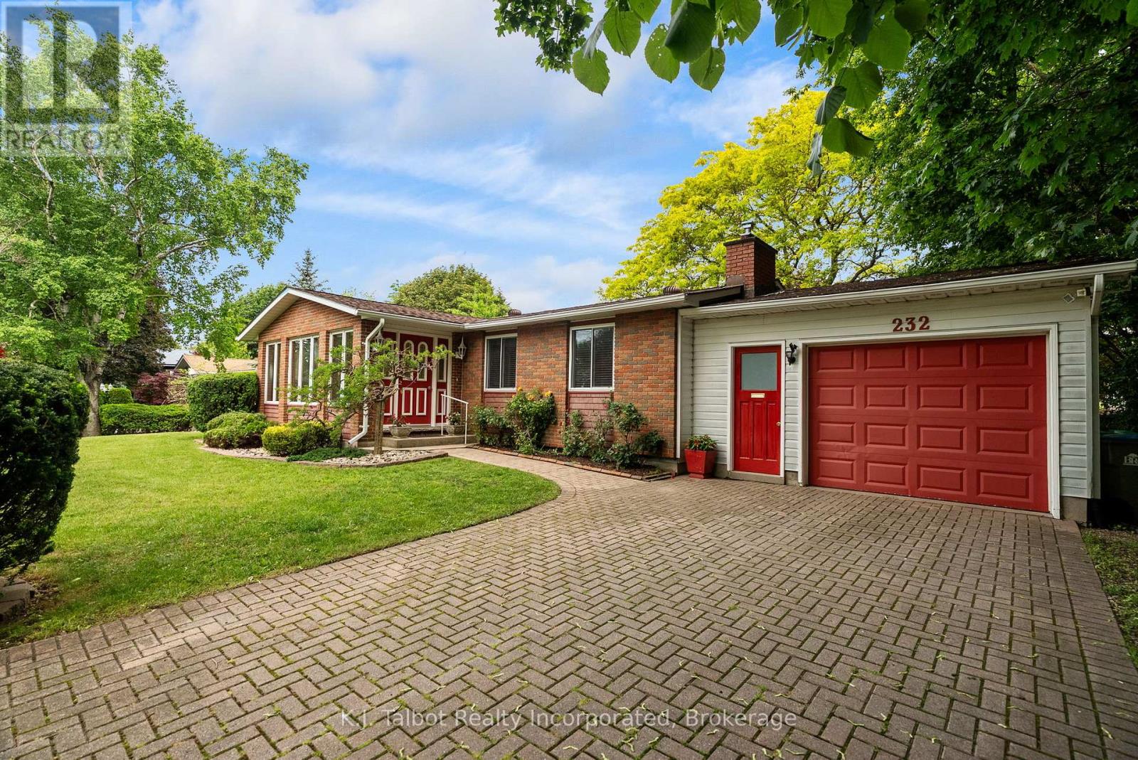 232 PICTON STREET W - 2