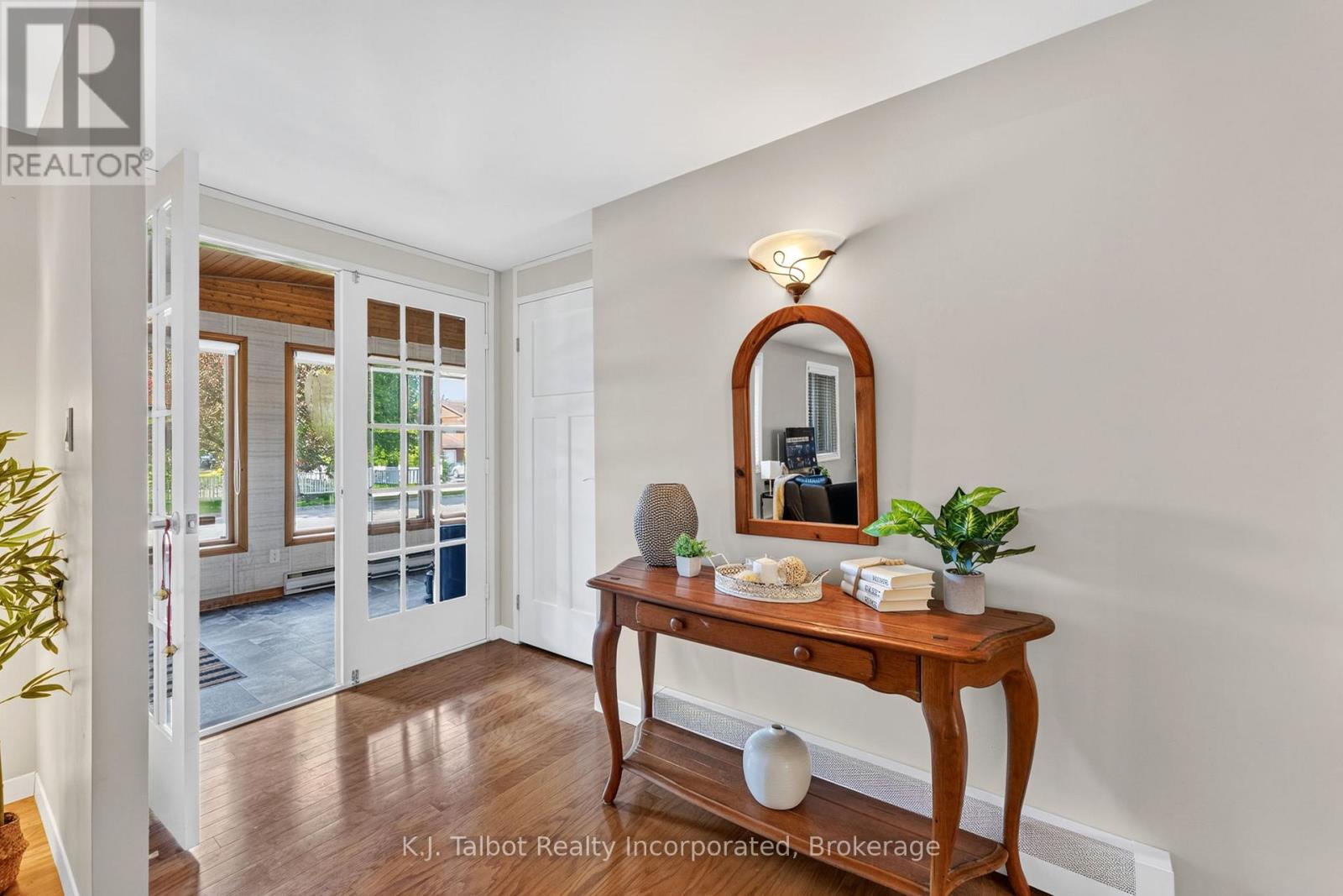 232 PICTON STREET W - 13