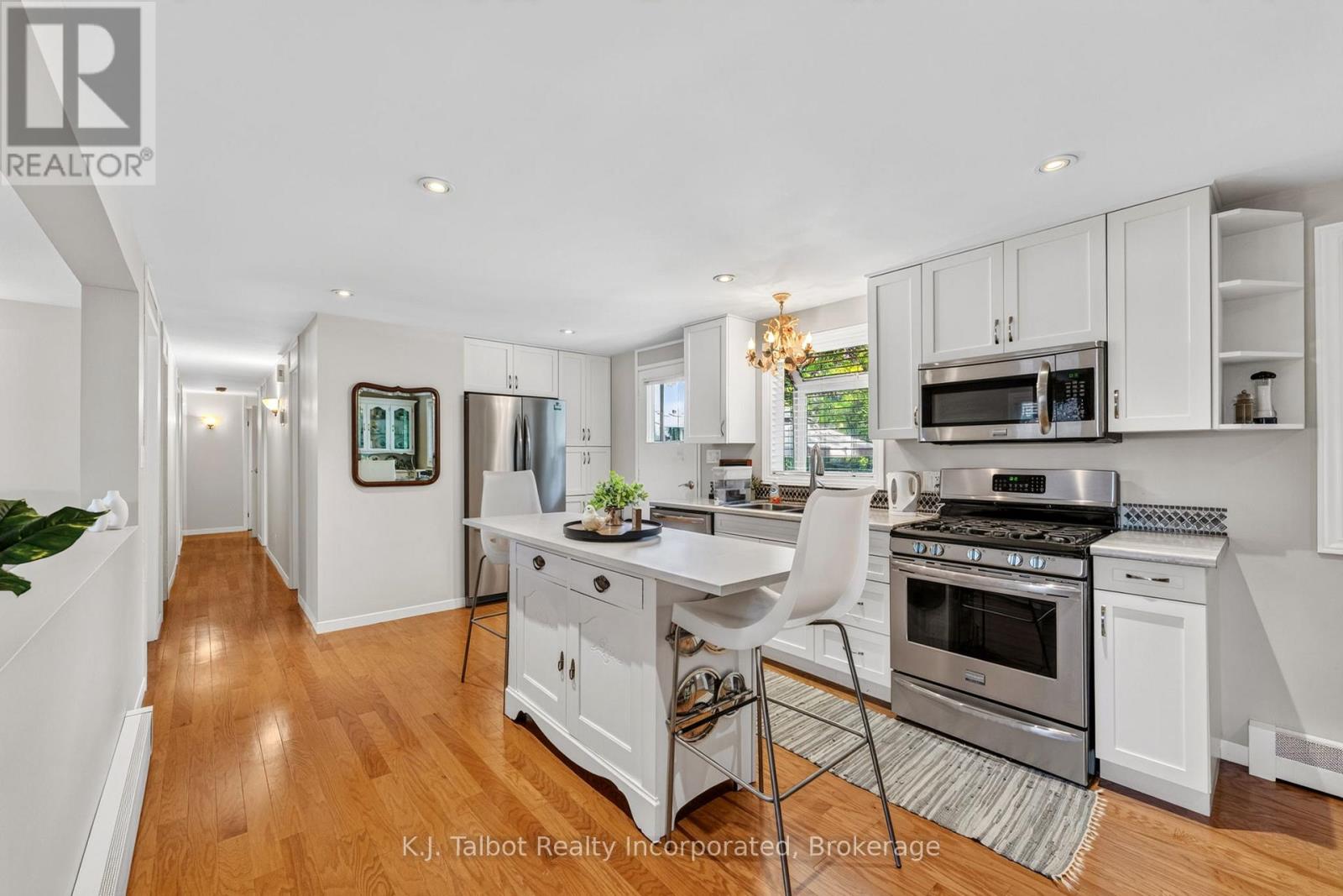 232 PICTON STREET W - 20