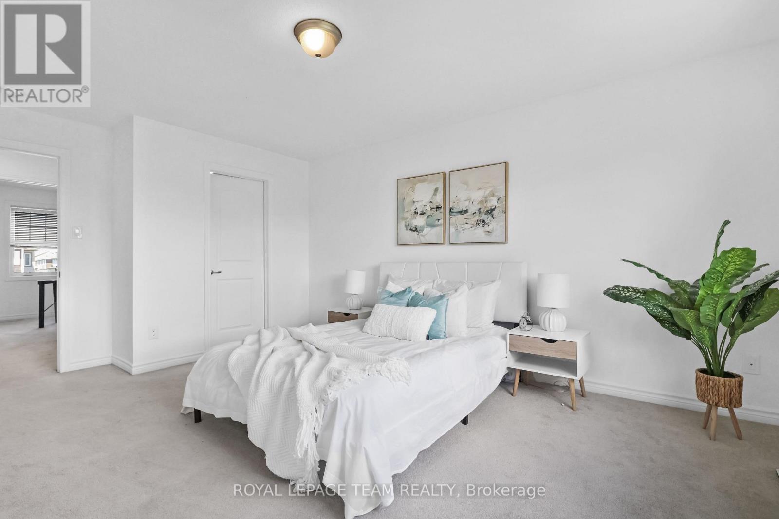 4852 ABBOTT STREET E - 15