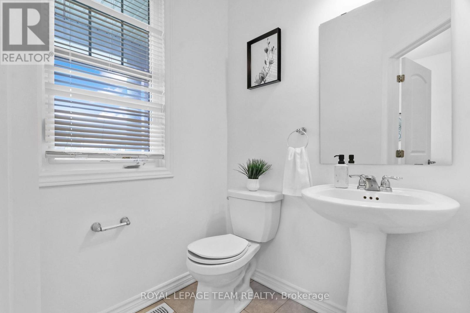 4852 ABBOTT STREET E - 3