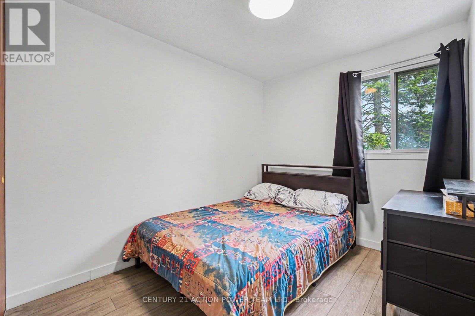 #76 48 SUMAC STREET - 13