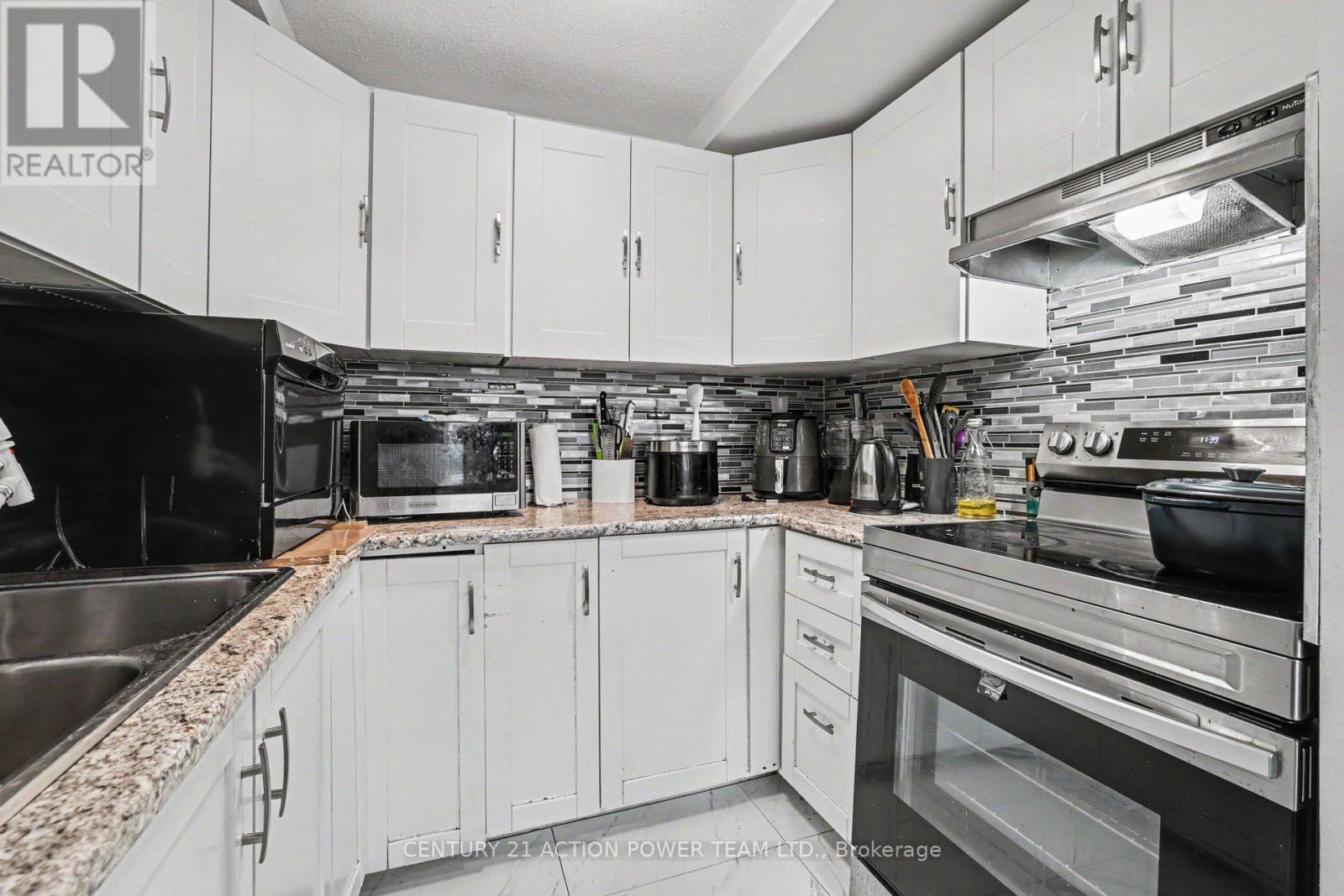 #76 48 SUMAC STREET - 11