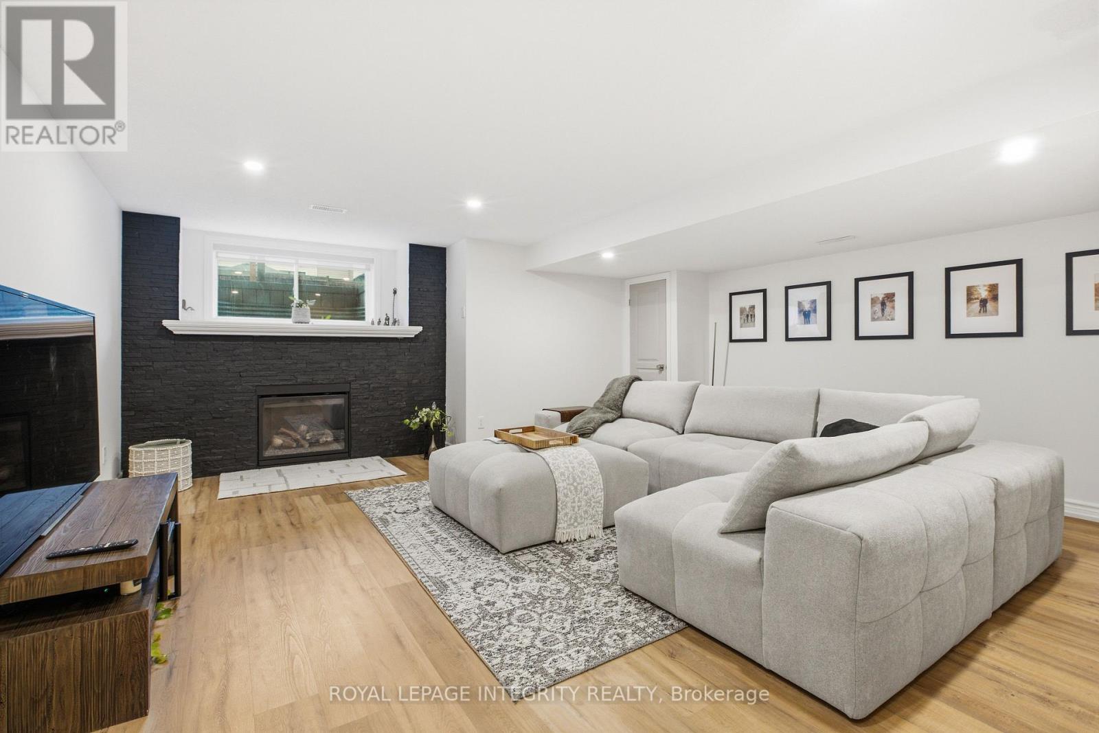 3 Bed, 3 Bath House for Sale in Ottawa – 246 COOKS MILL CRESCENT, Ottawa – MLS# X13476808 - Image 33