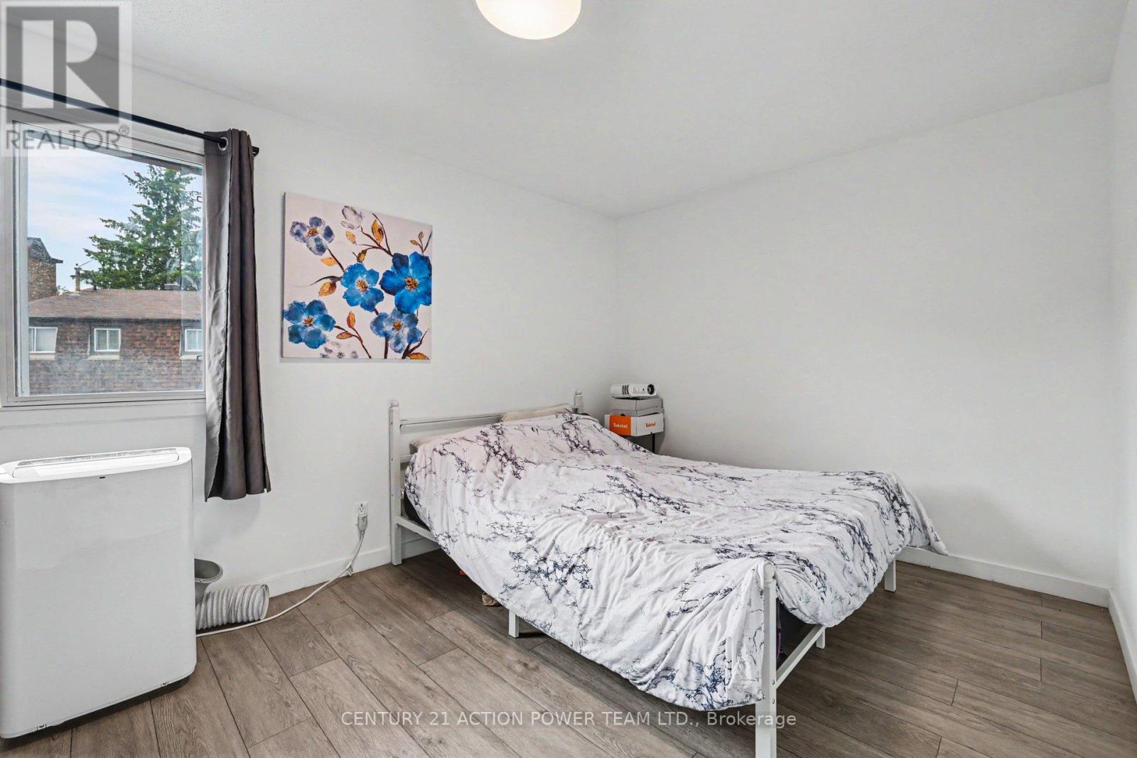 #76 48 SUMAC STREET - 17
