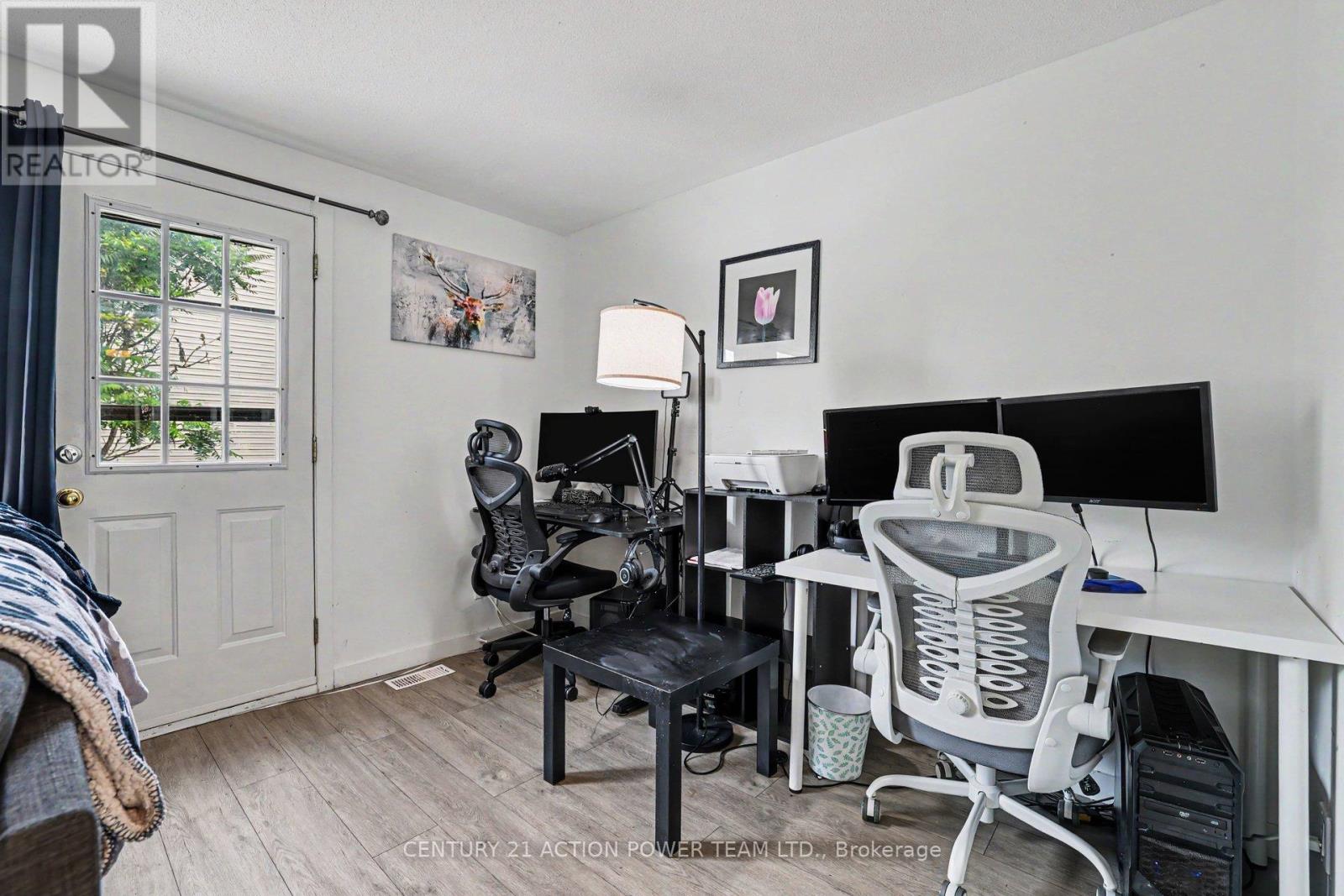 #76 48 SUMAC STREET - 15
