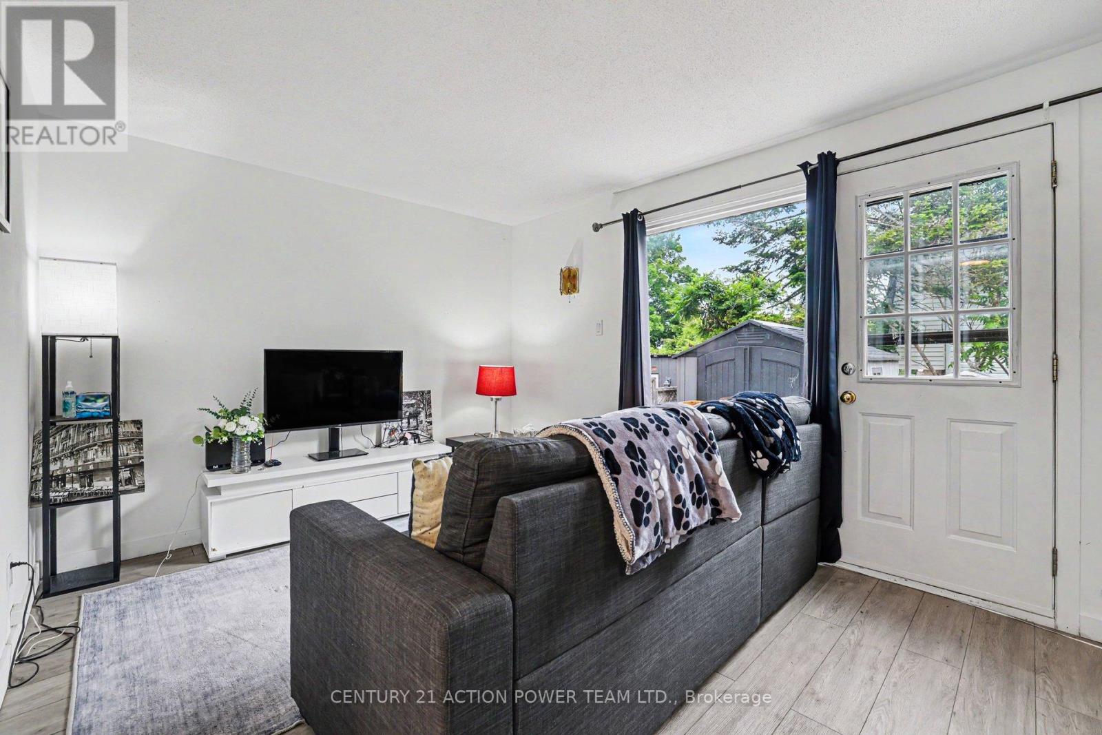 #76 48 SUMAC STREET - 5
