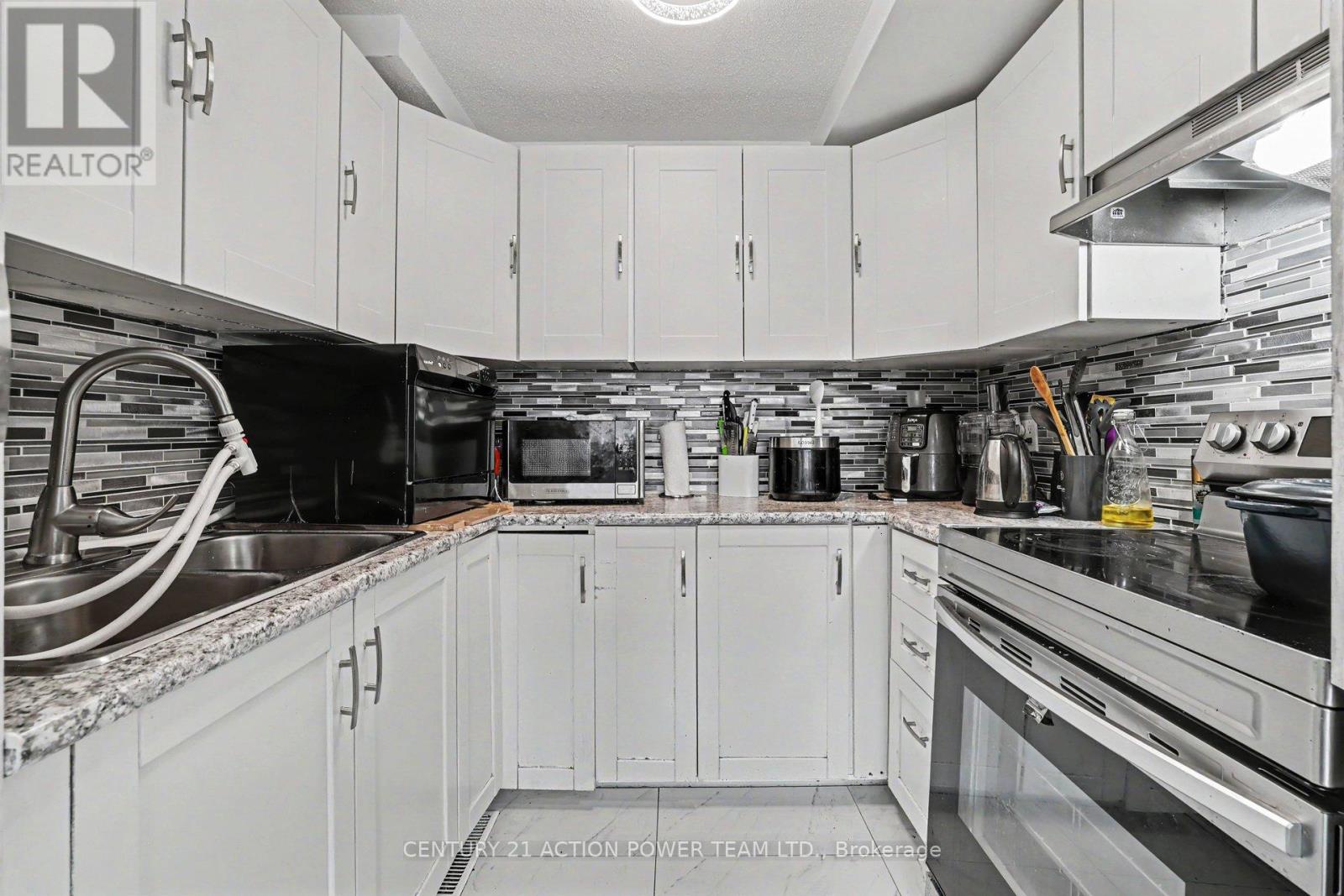 #76 48 SUMAC STREET - 10