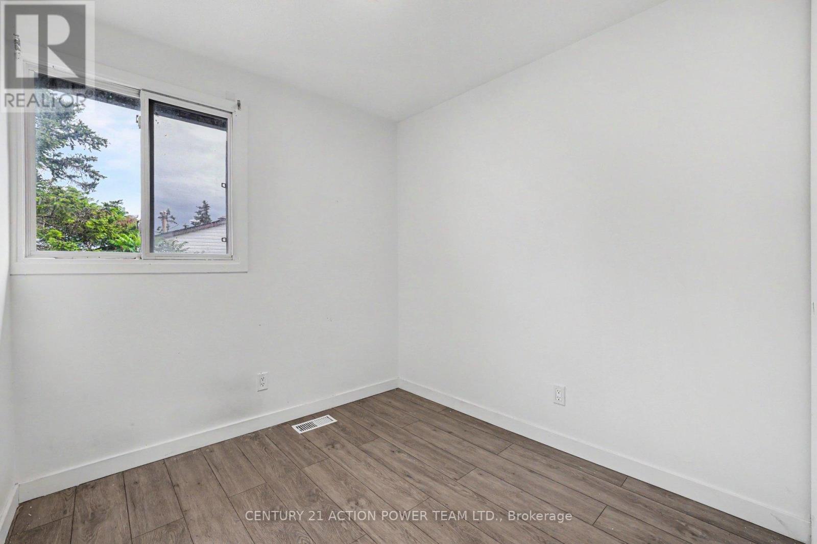 #76 48 SUMAC STREET - 14