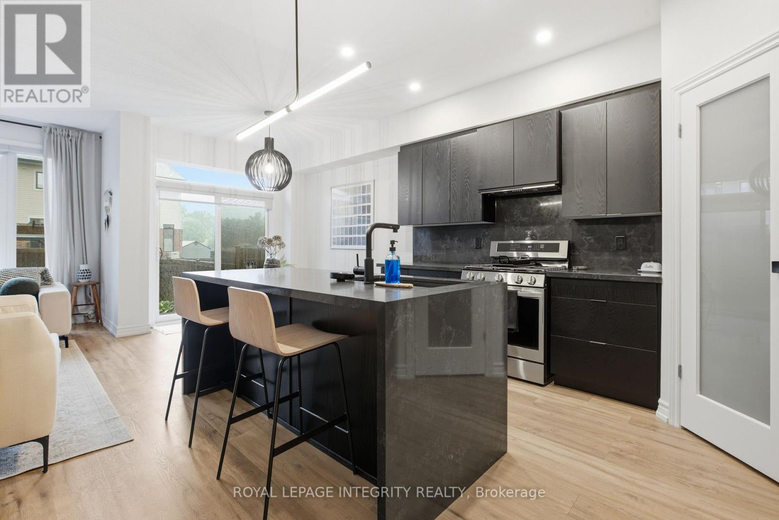 3 Bed, 3 Bath House for Sale in Ottawa – 246 COOKS MILL CRESCENT, Ottawa – MLS# X13476808 - Image 9