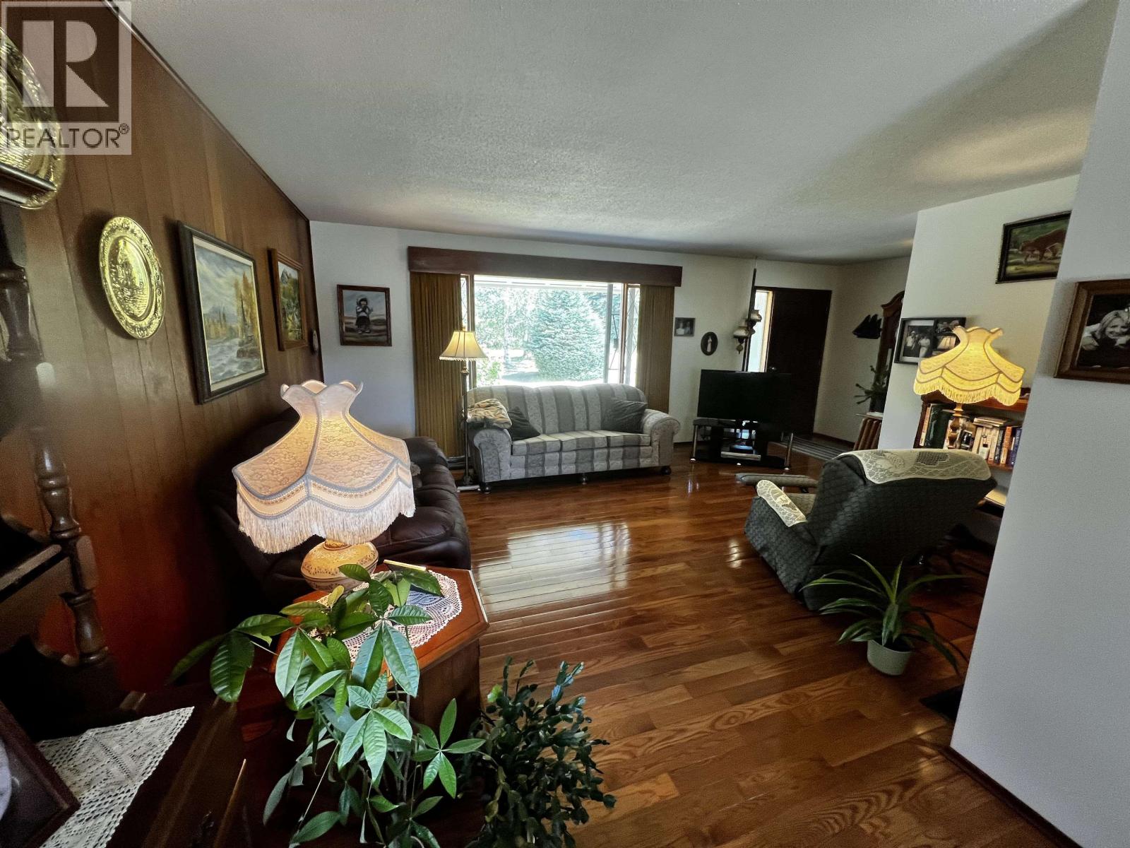 1358 16 HIGHWAY - 23