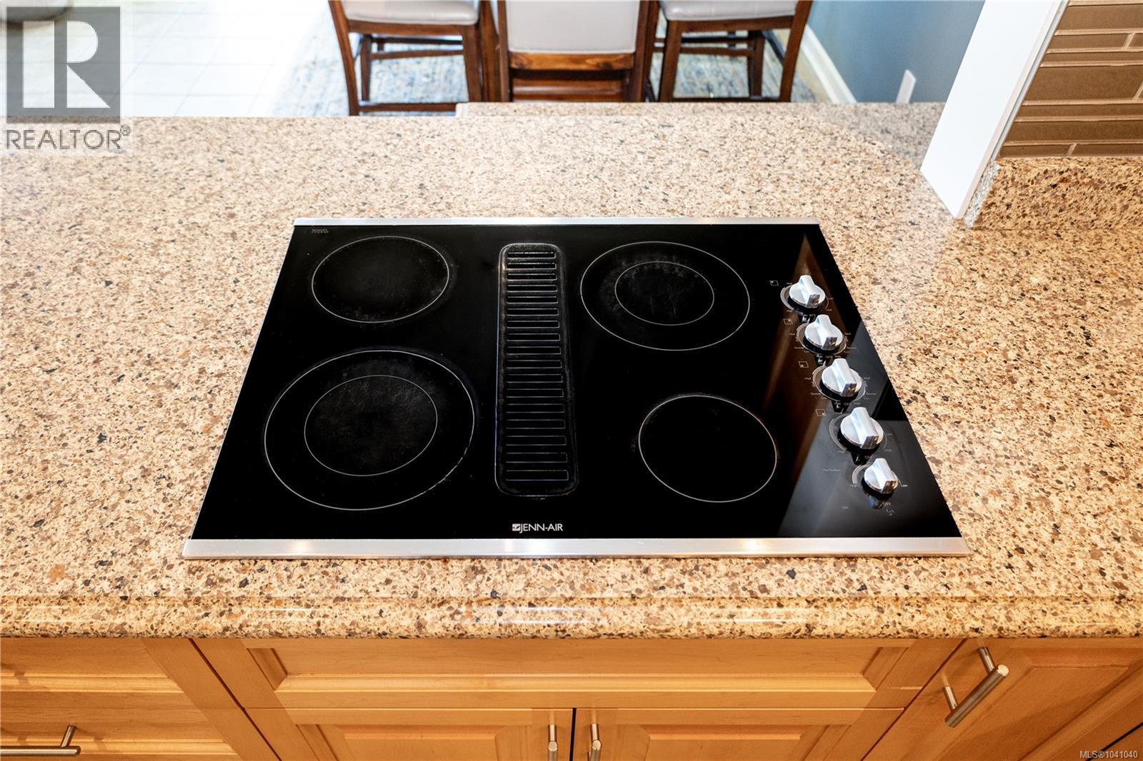 204 539 Island Hwy, Campbell River