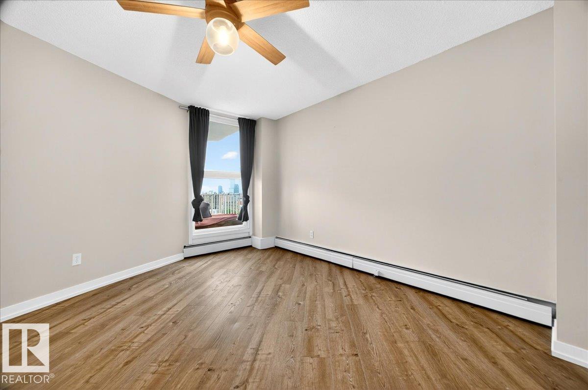 #1701 10045 117 ST NW - 19
