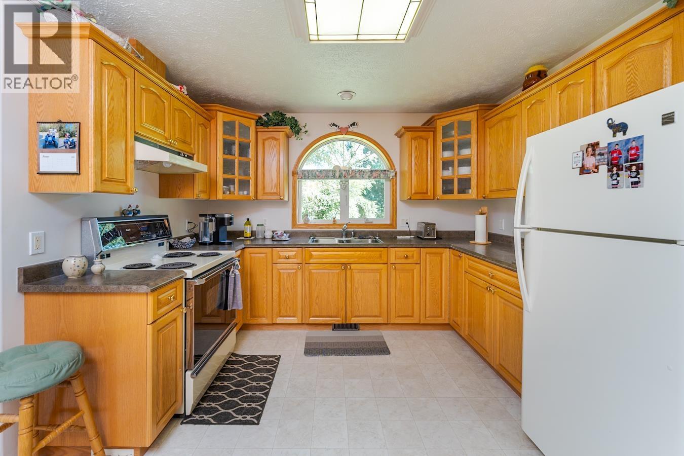 Photo 9 of 40 — 8315 DOMAGALA ROAD · Prince George, BC