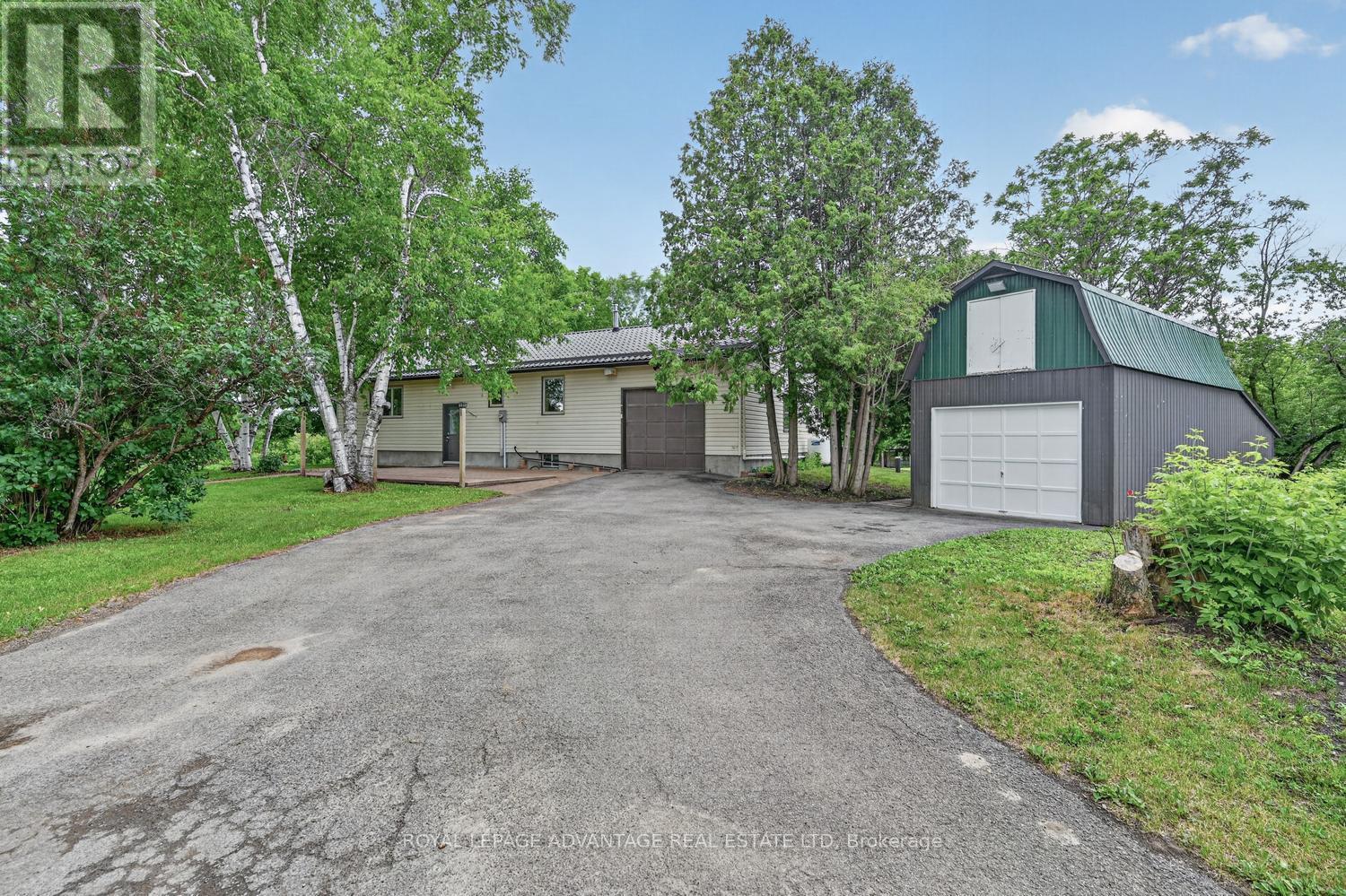 83 BROADVIEW AVENUE W - 1