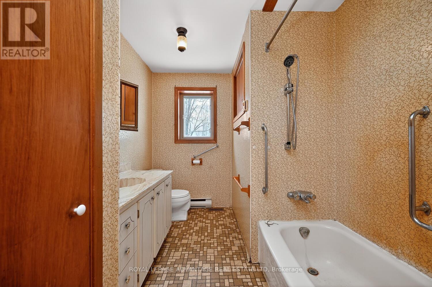 83 BROADVIEW AVENUE W - 20