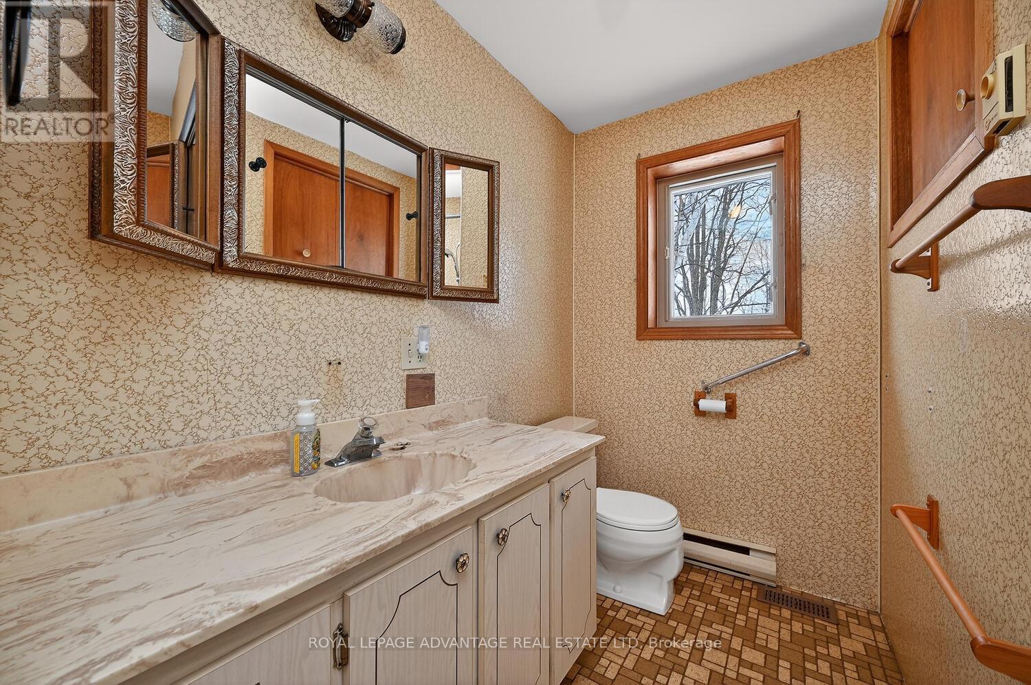 83 BROADVIEW AVENUE W - 21