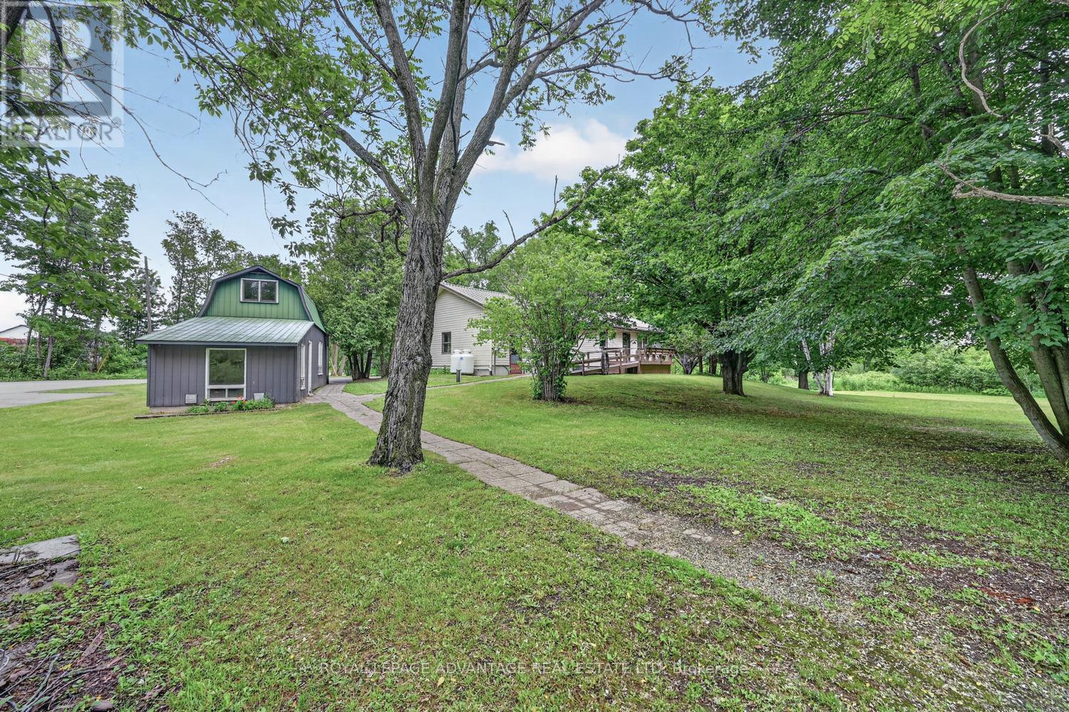 83 BROADVIEW AVENUE W - 40