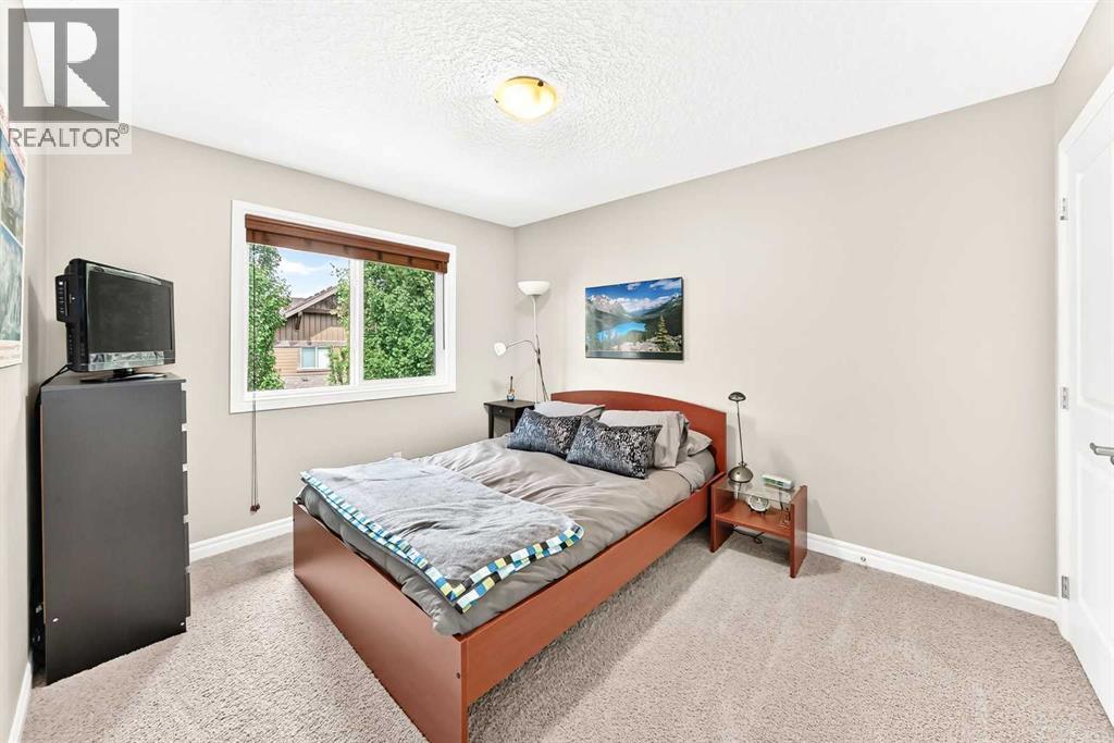 141 Riviera Crescent - 38