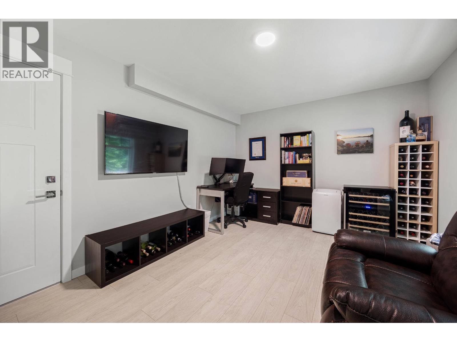 6 1818 HARBOUR STREET, Port Coquitlam