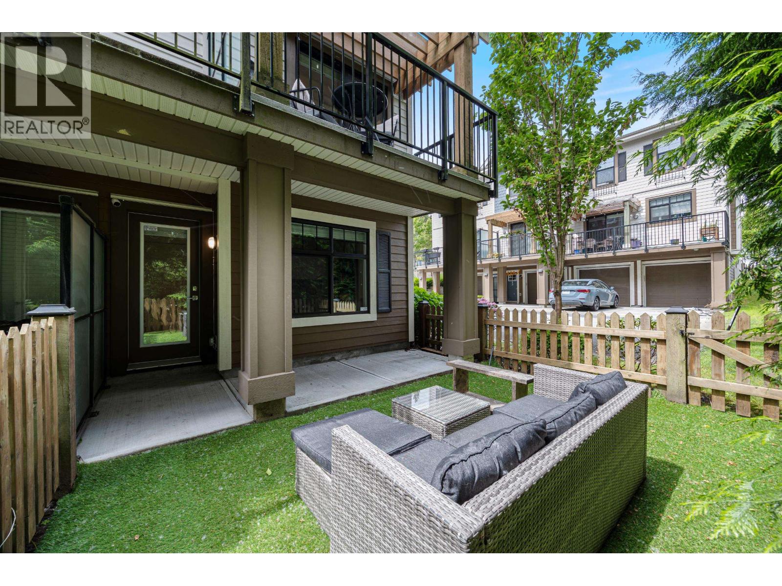 6 1818 HARBOUR STREET, Port Coquitlam