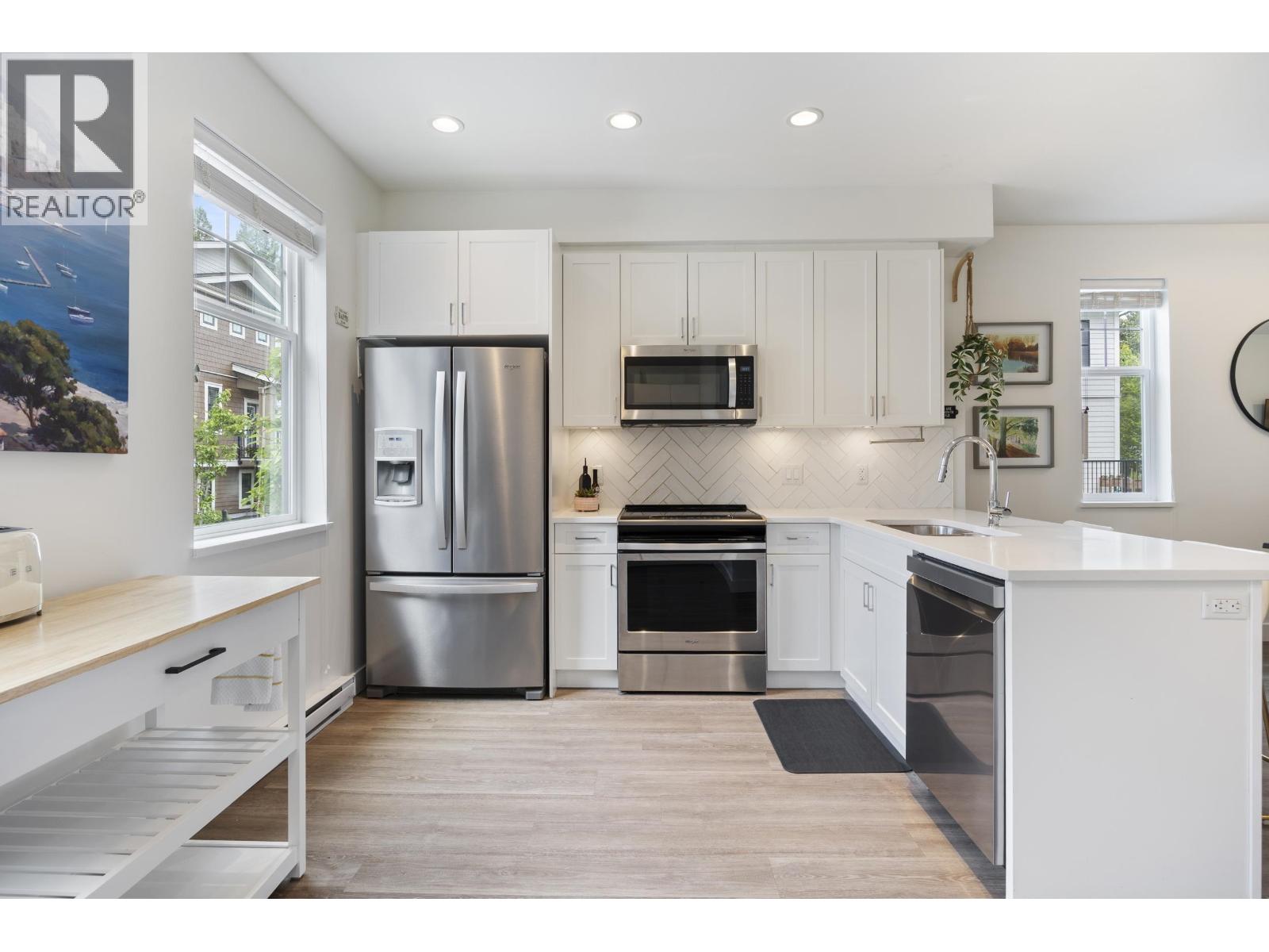 6 1818 HARBOUR STREET, Port Coquitlam