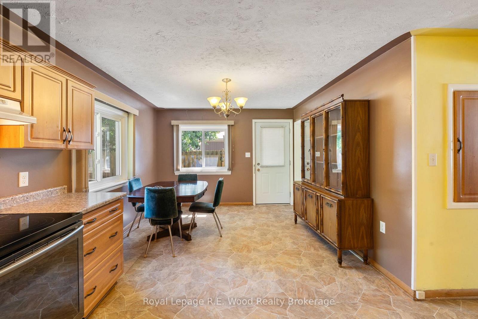 286 WALNUT STREET - 14