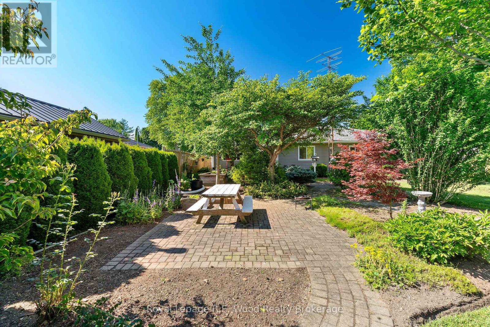 286 WALNUT STREET - 27