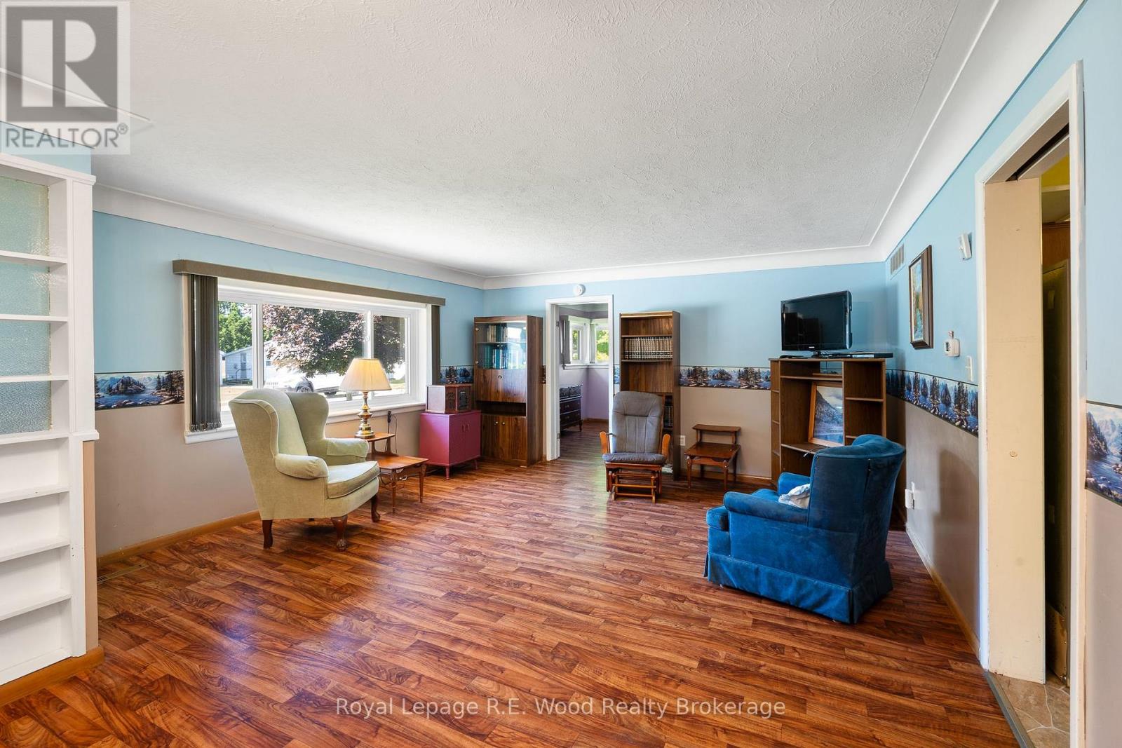 286 WALNUT STREET - 7