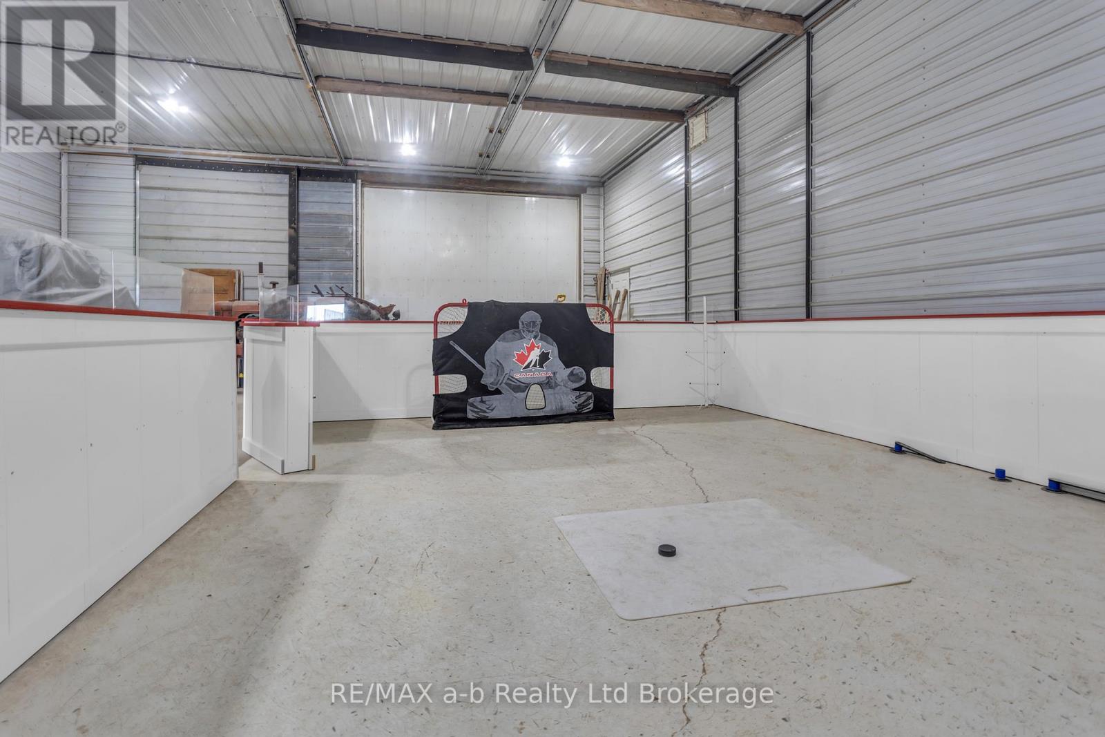 1813 NORFOLK COUNTY 19 ROAD W - 16