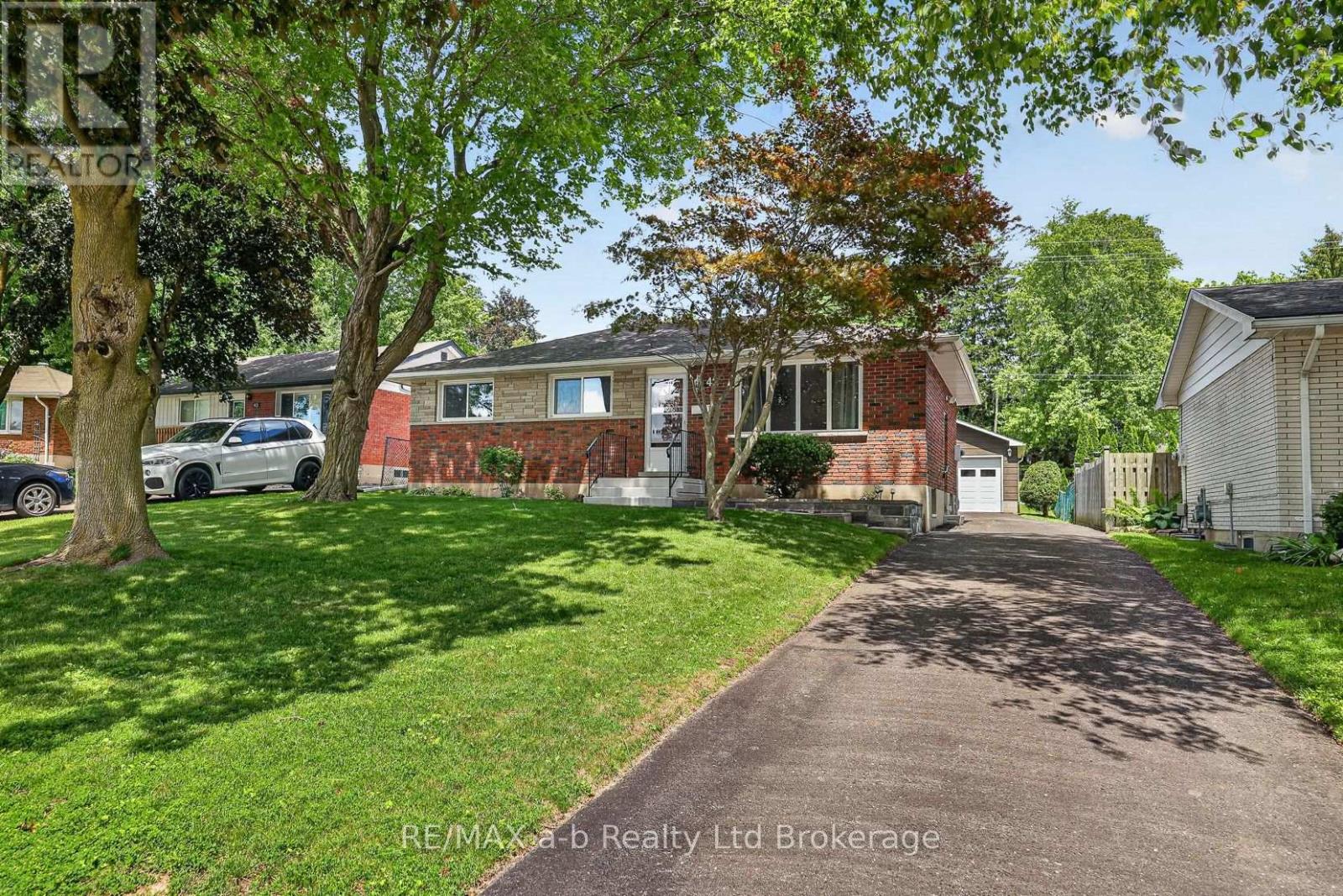 42 PRINCESS PARK ROAD - 2